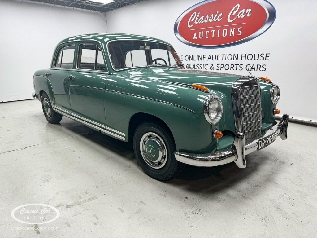 Mercedes-benz 220 220S   - ONLINE AUCTION, Auto's, Mercedes-Benz, Bedrijf, Geïmporteerd, Groen