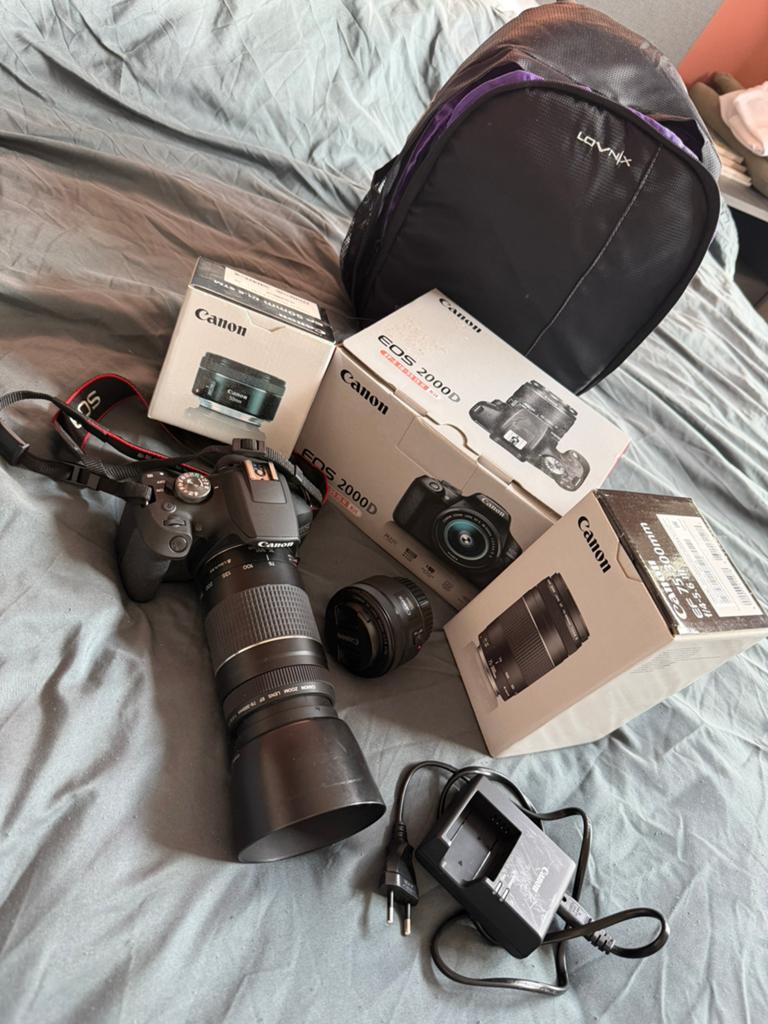 1 jaar oud Canon EOS 2000D met garantie en bon, Ophalen of Verzenden, Zo goed als nieuw, Canon, 8 keer of meer