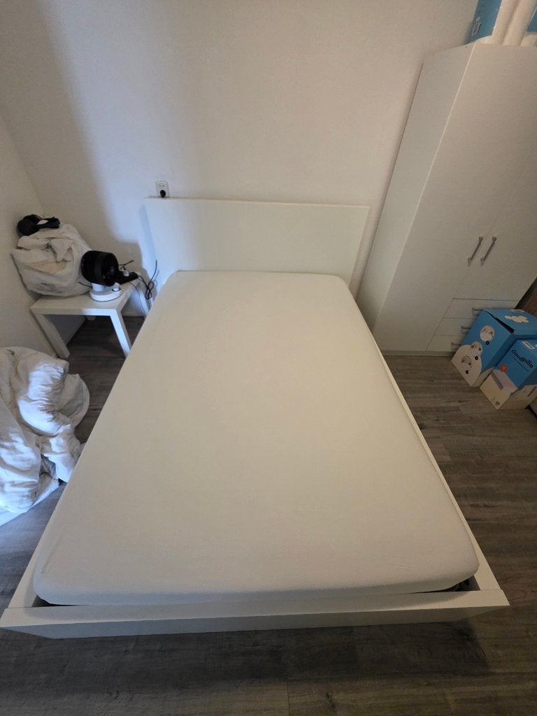 IKEA Bed MALM wit met 4 bedlades + Matras & Lattenbodems, Huis en Inrichting, Ophalen, Gebruikt, Wit, 140 cm