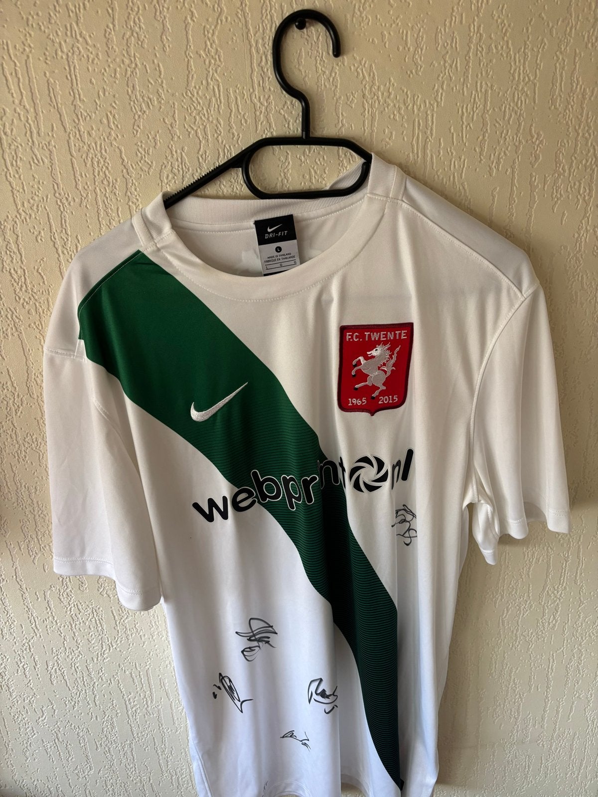 FC Twente Jubileum Shirt met Handtekeningen, Ophalen of Verzenden, Zo goed als nieuw, Wit