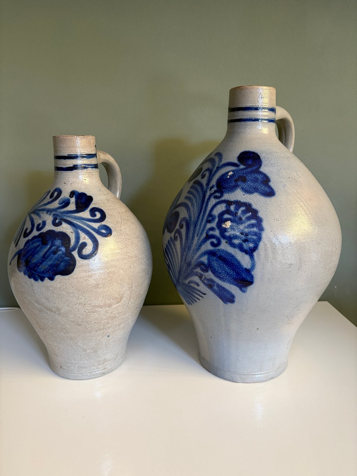Set van 2 antieke Keulse potten met blauw decor, Ophalen