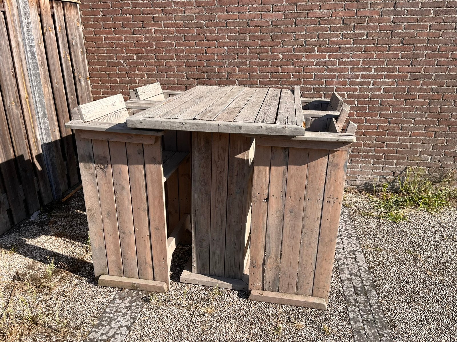 Houten bartafel met 4 stoellen voor de klusser, Tuin en Terras, Tuinsets en Loungesets, Ophalen, Gebruikt, Hout