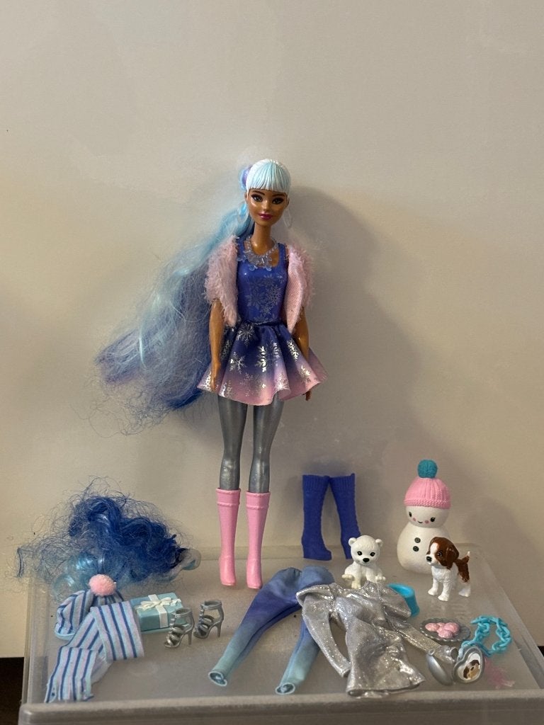 Barbie colour reveal winter Barbie, Ophalen of Verzenden, Zo goed als nieuw, Barbie