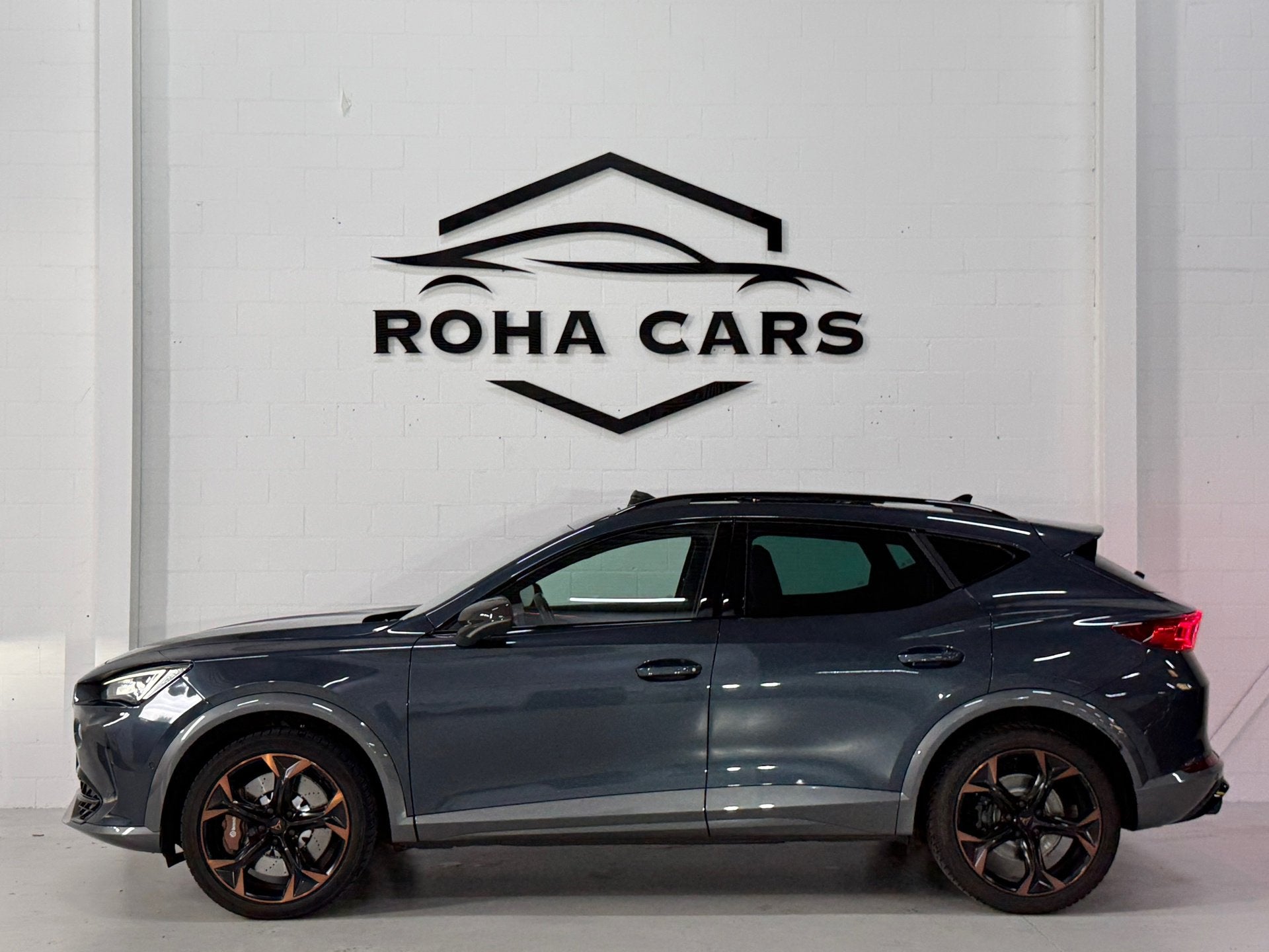 Cupra FORMENTOR 2.0 TSI 4DRIVE*Pano*Beats*Carbon*Brembo*Supe, Auto's, Cupra, Euro 6, 4 cilinders, Automatische klimaatregeling
