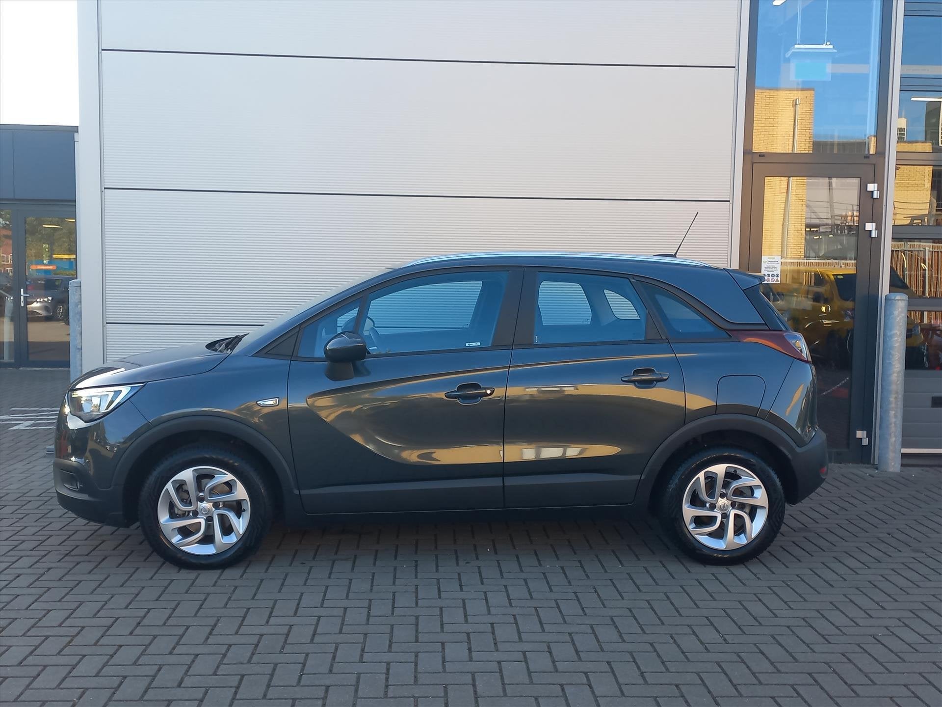 Opel Crossland X 1.2T 130pk Edition + Extra's | Aircondition, Gebruikt, 1199 cc, 620 kg, 49 €/maand