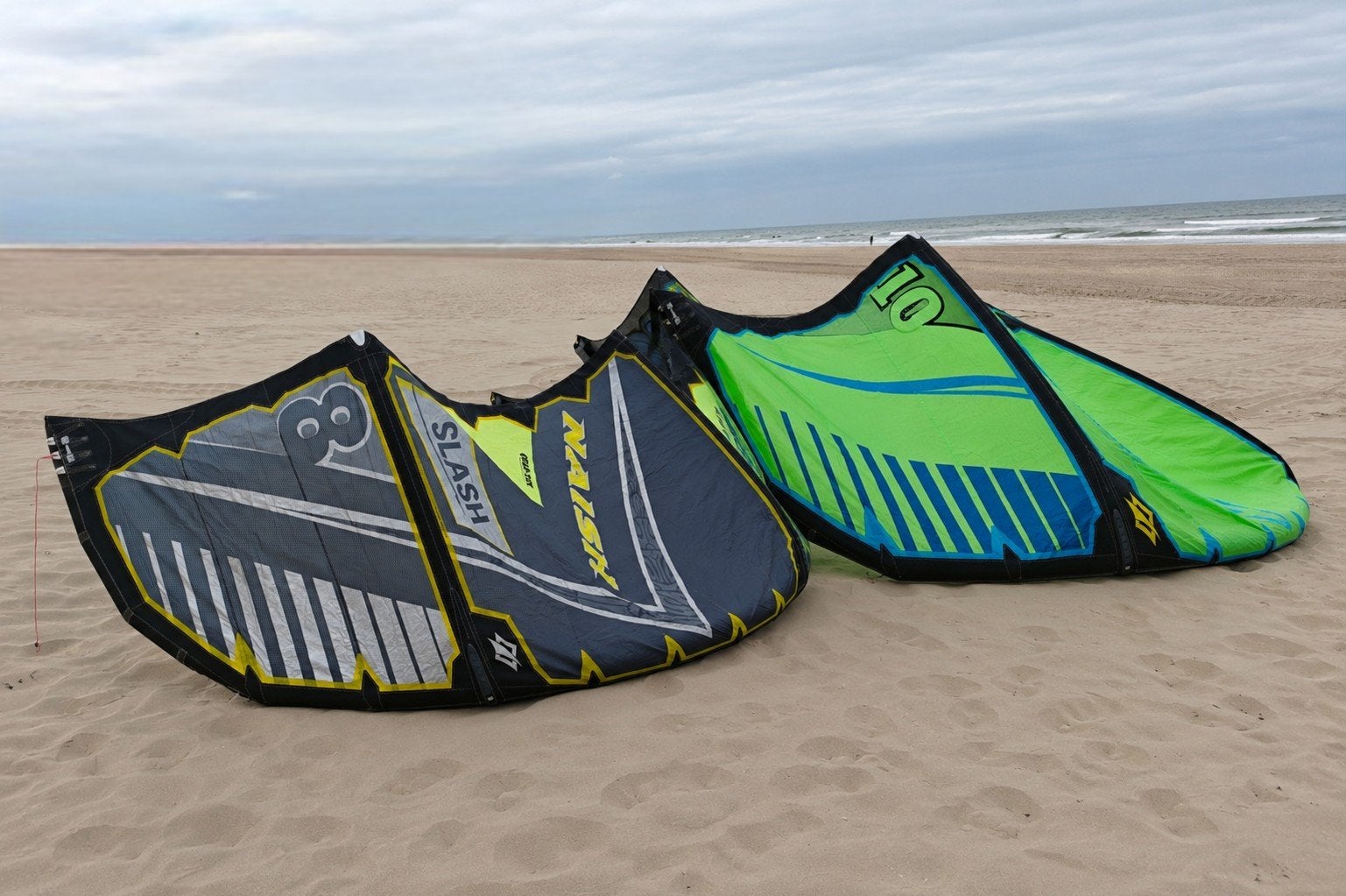 Naish Slash kite set inclusief Bar, 8m en 10m kites 2017, Watersport en Boten, Kitesurfen, Ophalen, Kitesurf-set, 10 m², Zo goed als nieuw