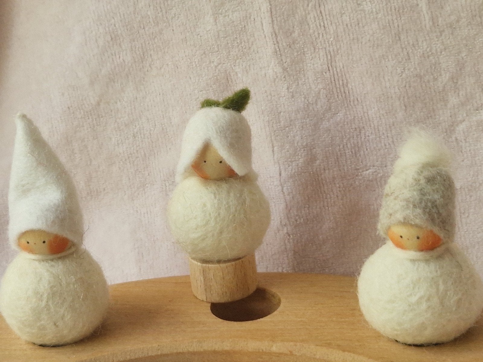 Vrije School Seizoenstafel jaarring steker sneeuwklokje vilt, Verzenden, Nieuw, Figuurtje(s), Wolvilt