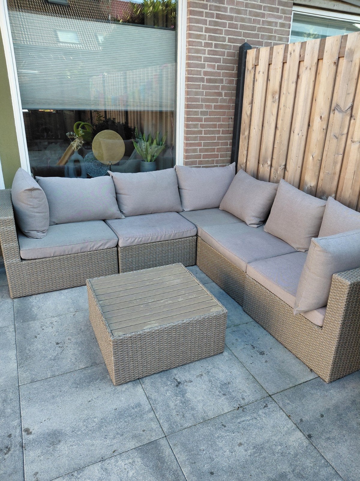 Beige loungebank met tafel - goed onderhouden, Ophalen, 5 zitplaatsen, Gebruikt, Bank