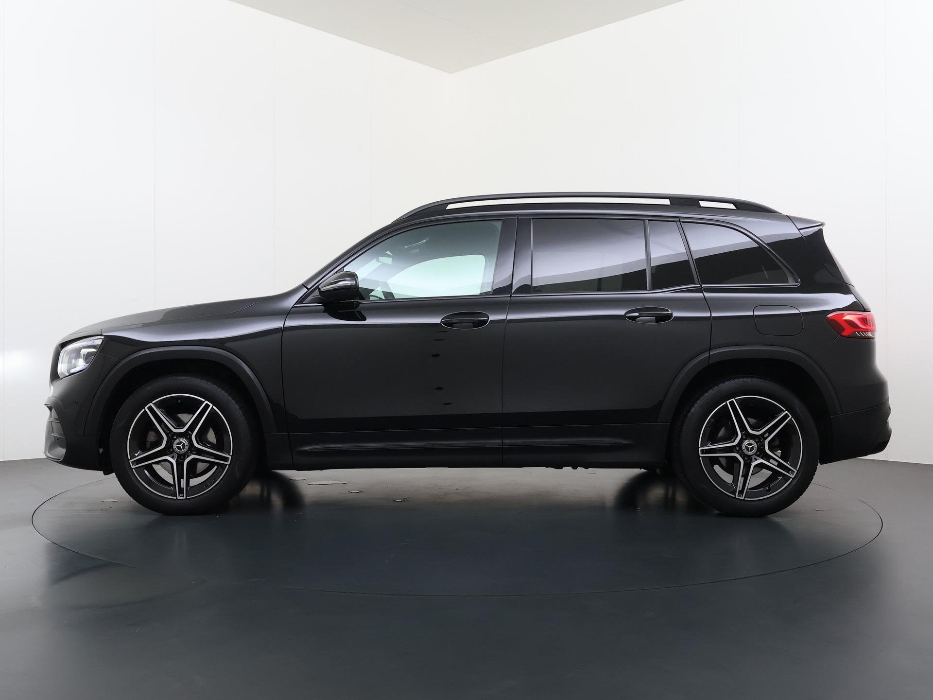 Mercedes-Benz GLB 200 AMG Line | Apple Carplay/Android Auto, Auto's, Euro 6, 4 cilinders, Leder en Stof, 14 km/l