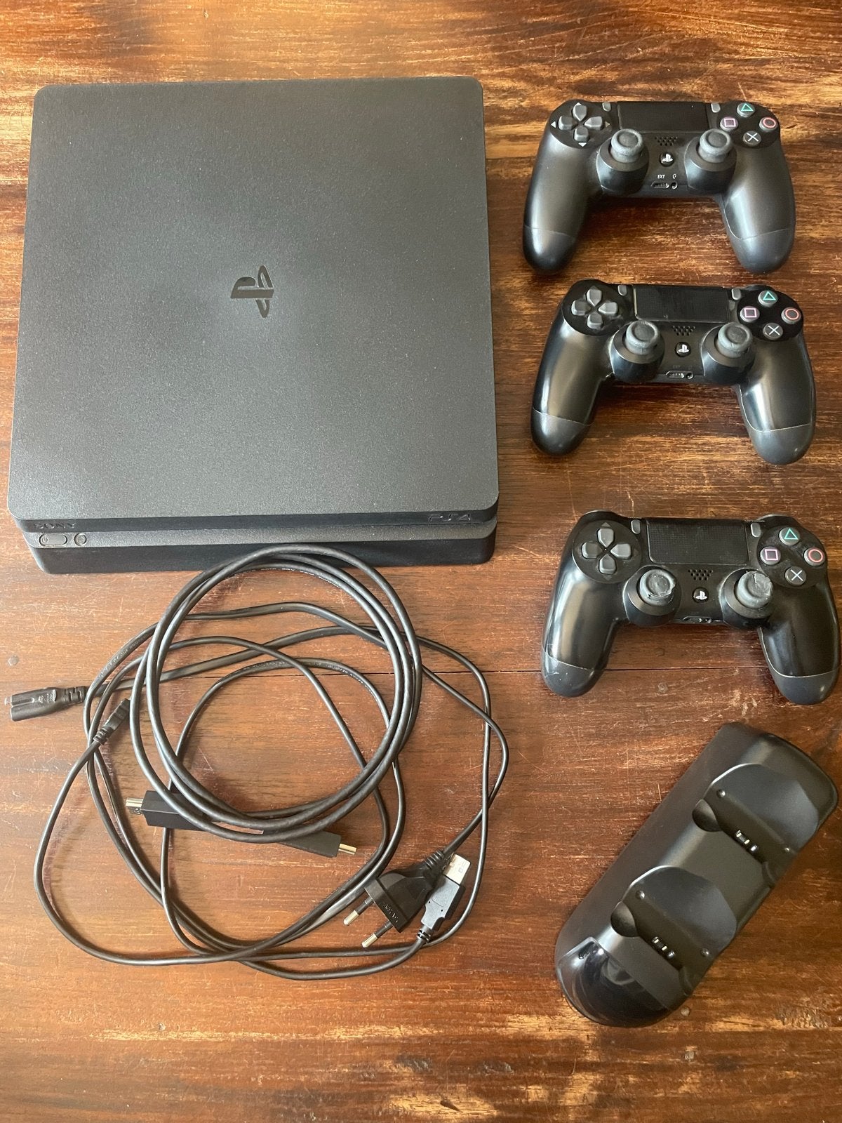 Sony PlayStation 4 Slim 1TB met 3 controllers en lader, Ophalen, Gebruikt, 1 TB, Met 3 controllers of meer