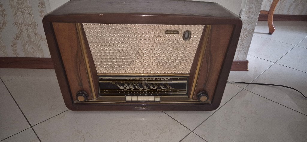 Buizenradio Erres werkt niet / voor reparateur of hobbyist, Ophalen of Verzenden, Niet werkend, Radio