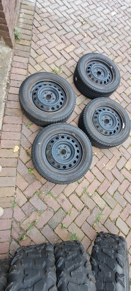 stalen velgen, Ophalen, Nieuw