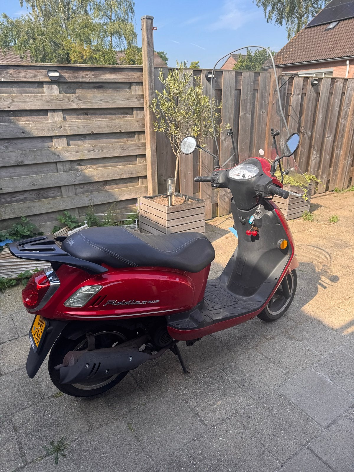 Sym Fiddle 2 uit 2019 - Rode scooter met lichte stotter, Fietsen en Brommers, Scooters | SYM, Ophalen, Maximaal 45 km/u, Zo goed als nieuw