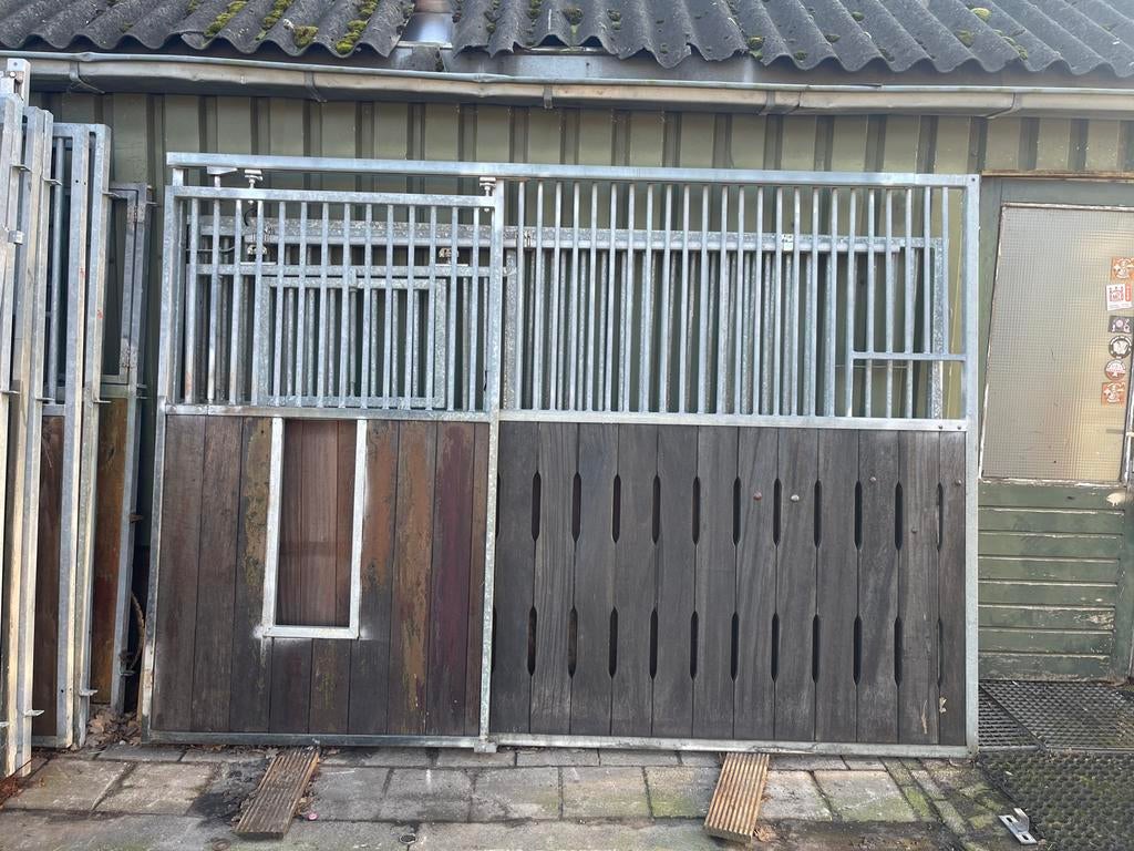 Voorwanden paardenboxen stalwanden, Weidegang, 4 paarden of pony's of meer