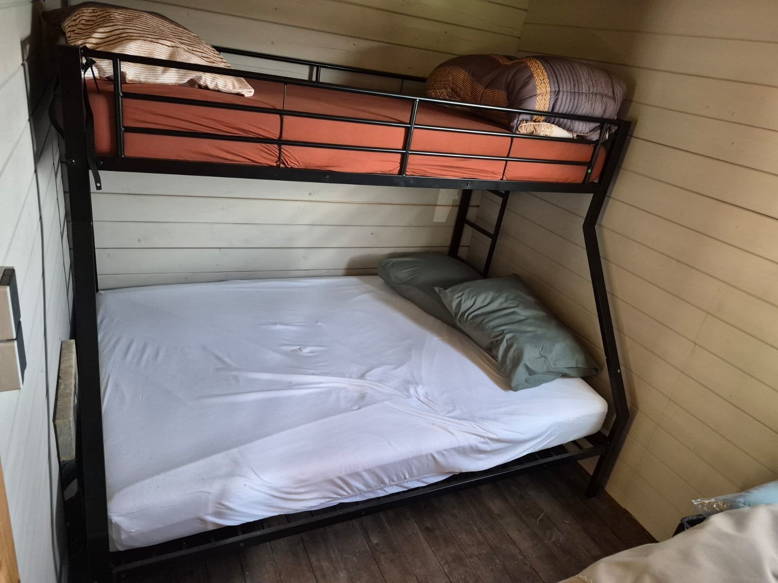 Stapelbed voor drie personen - Ideaal voor kleine ruimtes, Huis en Inrichting, Ophalen, Gebruikt, Tweepersoons, Overige maten