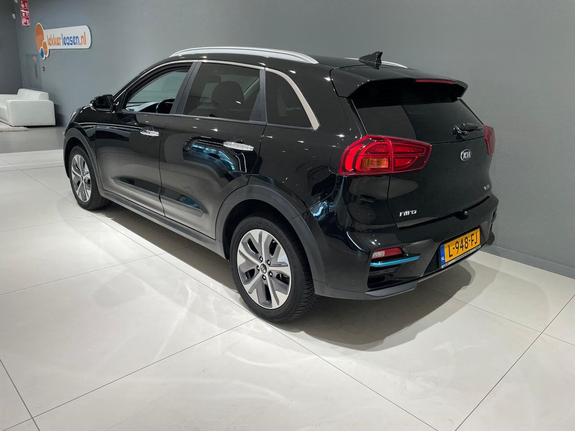 KIA e-Niro Elektrisch 204pk Aut ExecutiveLine 3-fase Warmtep, 12 maanden, Gebruikt, 1712 kg, Zwart