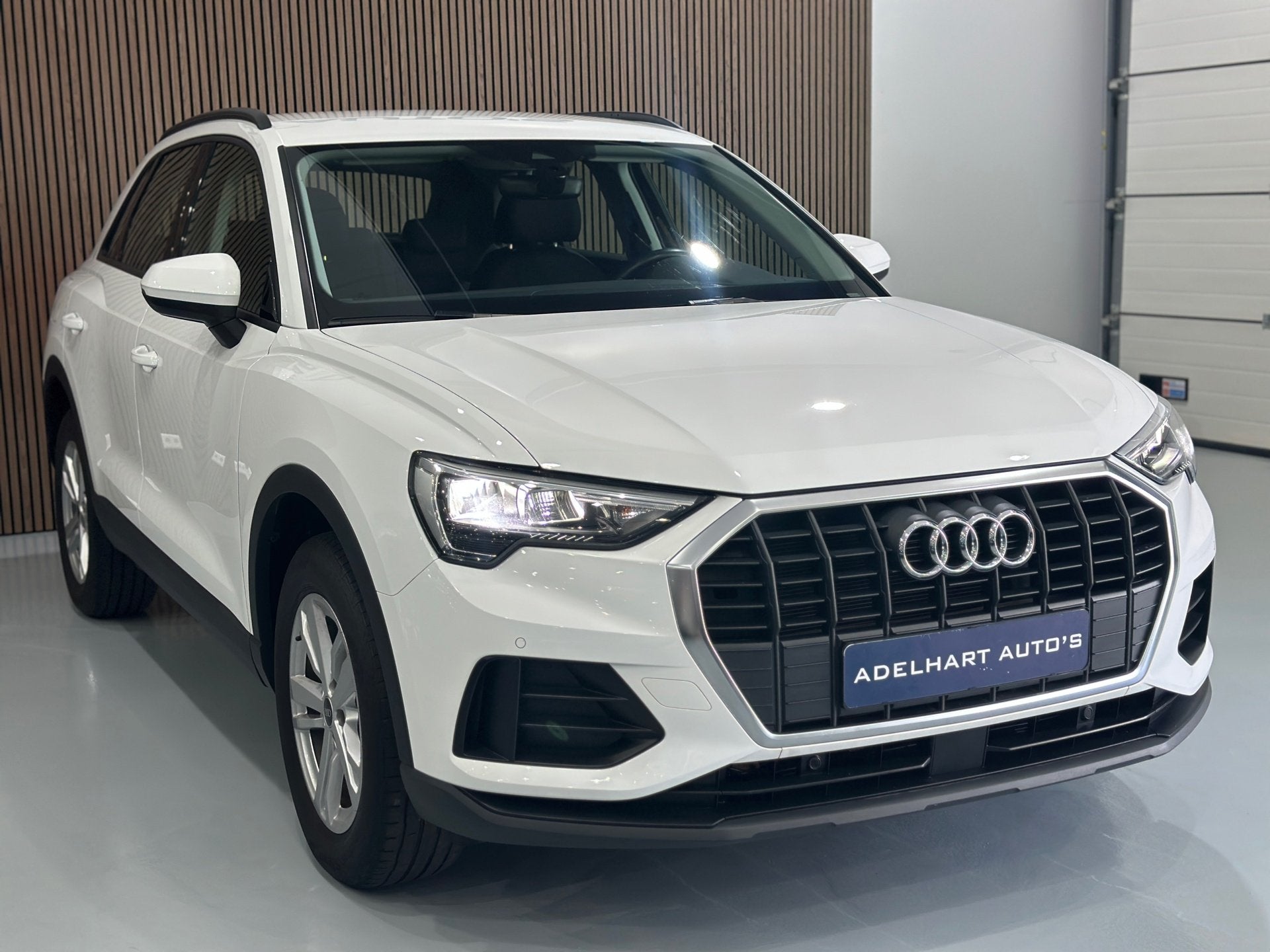 Audi Q3 45 TFSI e 245 PK Auromaat / Navigatie full map / Cru, Auto's, Gebruikt, Wit, Hybride Elektrisch/Benzine, SUV of Terreinwagen