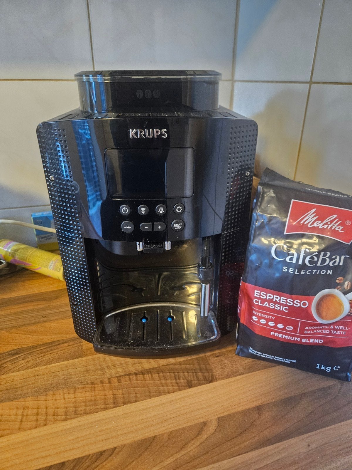 bonenkoffie automaat van krups, Witgoed en Apparatuur, Stoompijpje, 10 kopjes of meer, Koffiemachine, Koffiebonen