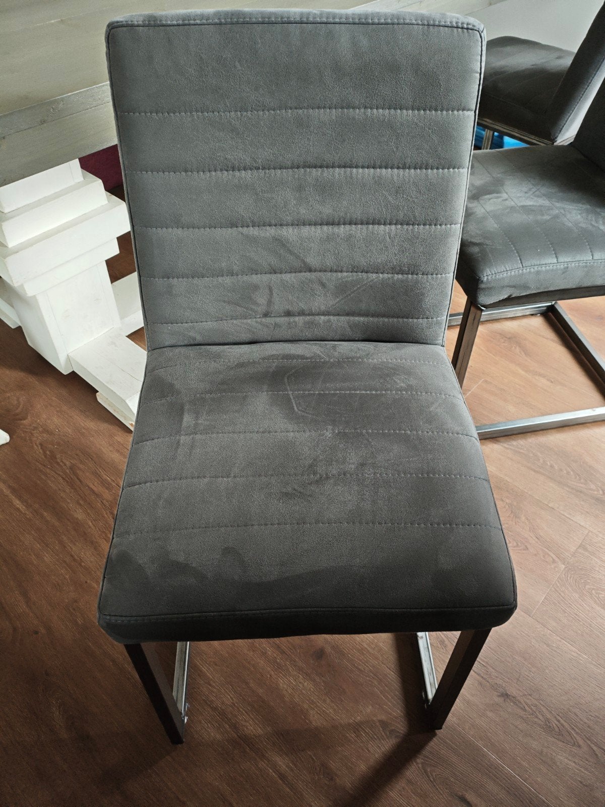 6x nette grijze microvezel eetkamerstoelen, Huis en Inrichting, Stoelen, Ophalen, Zo goed als nieuw, Stof, Vijf, Zes of meer stoelen