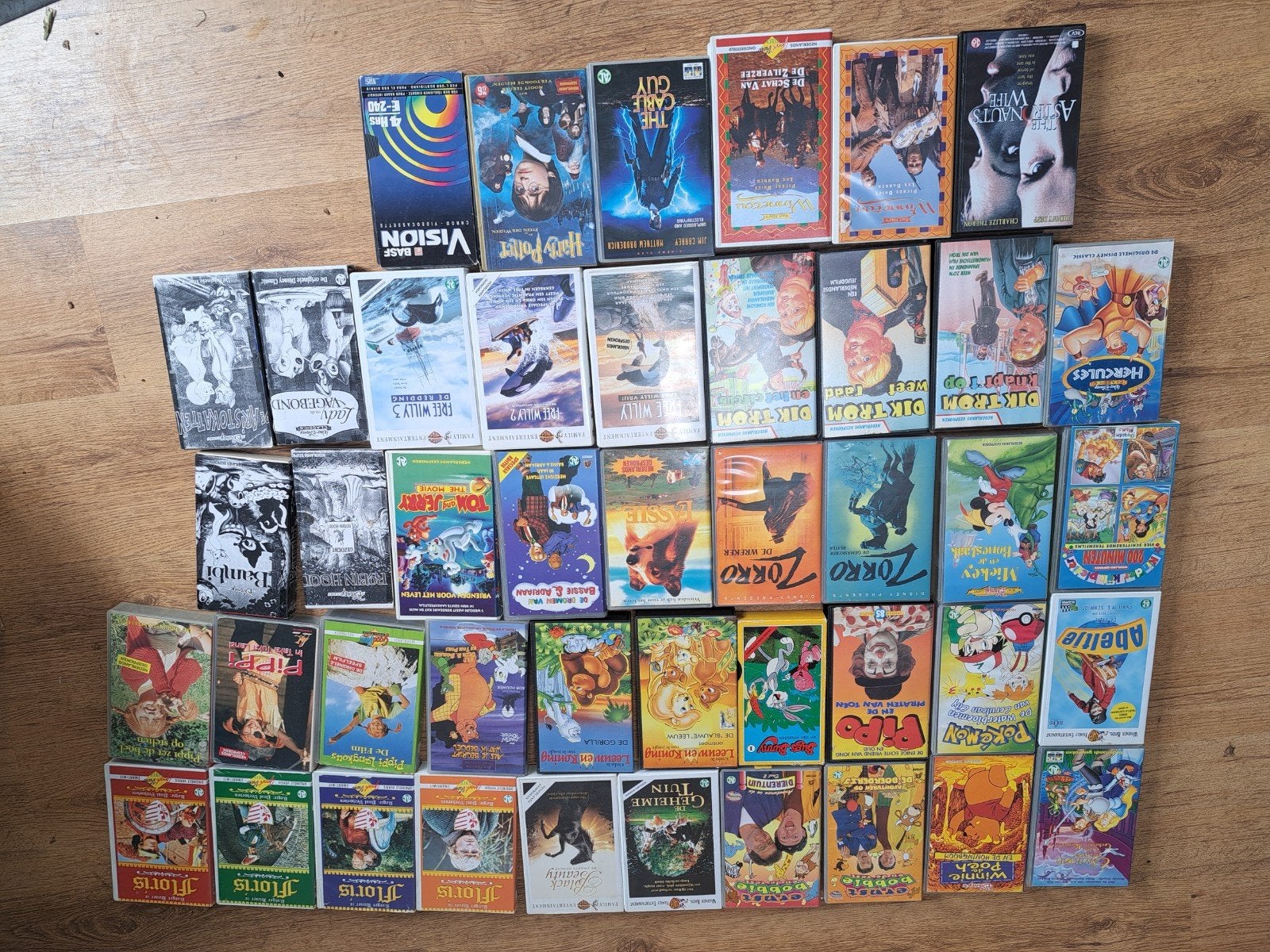 Grote collectie VHS-banden en Blaupunkt TV/VCR-combinatie, Alle leeftijden, Ophalen, Gebruikt, Overige genres