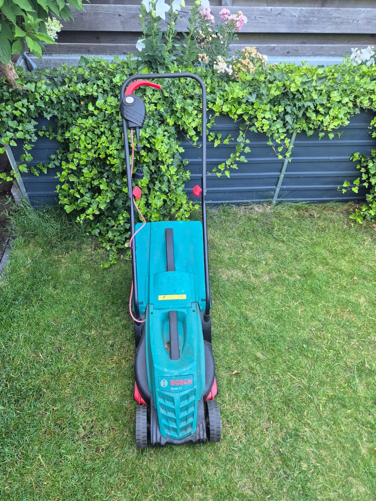Bosch Rotak 32 elektrische grasmaaier, Ophalen, Cirkelmaaier, Gebruikt, Elektrische grasmaaier