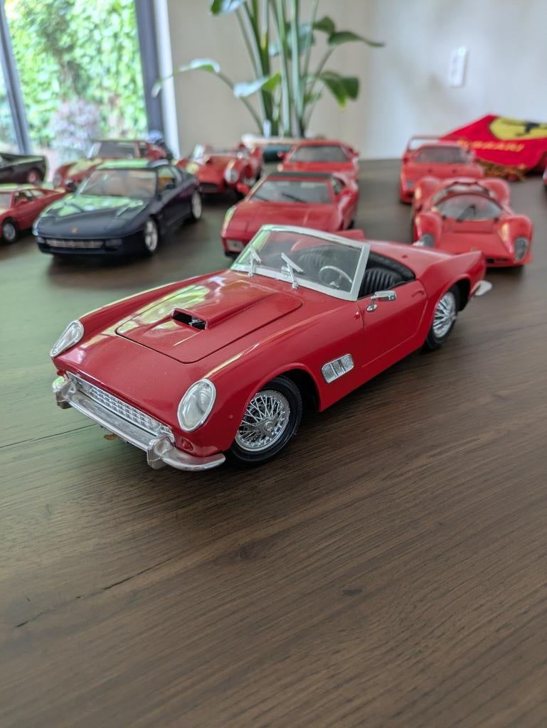Ferrari 250 GT California Spyder schaal 1:16, Ophalen of Verzenden, Zo goed als nieuw, Auto