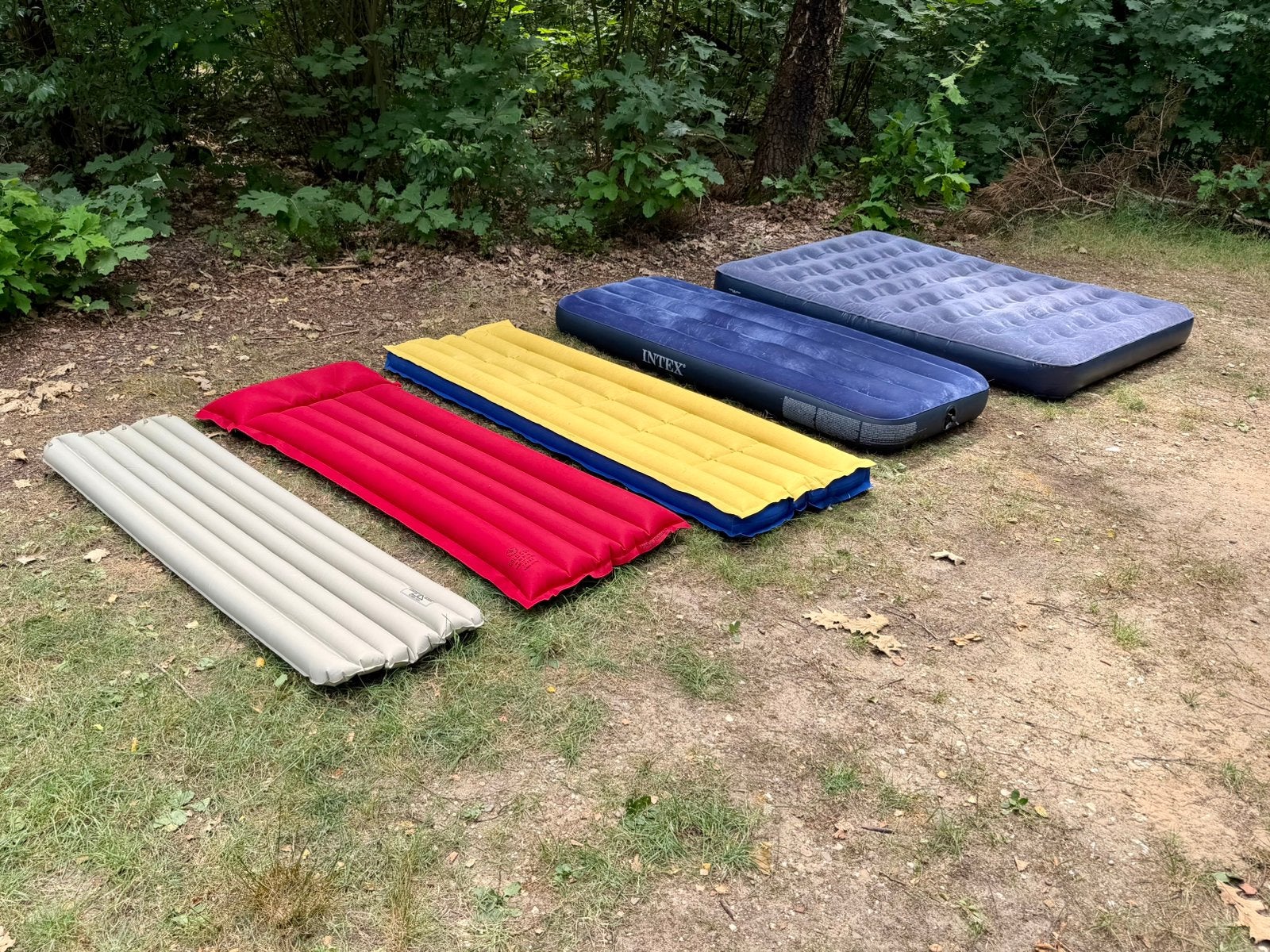 Diverse luchtbedden: eenpersoons en tweepersoons, Ophalen of Verzenden, Zo goed als nieuw