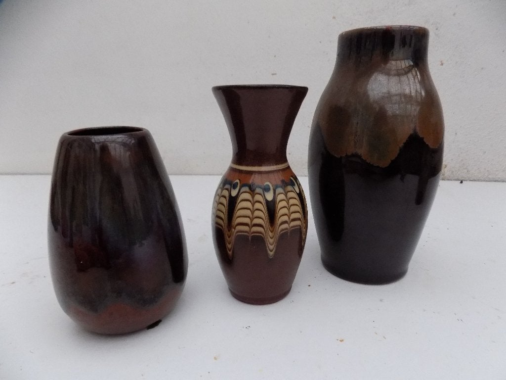 Vaas bruinkleurig met mooi decor aardewerk vintage retro, Ophalen of Verzenden, Gebruikt, Overige kleuren