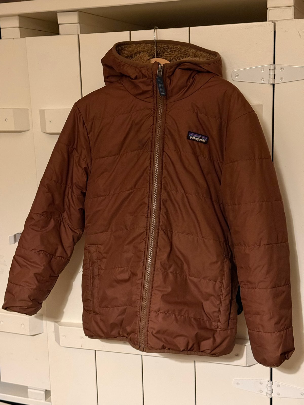 Patagonia Reversible Puffer/Fleece Jas Bruin - Maat 7-8 jaar, Kinderen en Baby's, Ophalen of Verzenden, Zo goed als nieuw, Jongen of Meisje