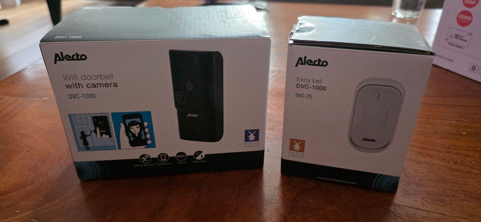 Alecto DVC-1000 Wifi deurbel met camera + extra bel, Ophalen of Verzenden, Bewegingsdetectiesensor, Zo goed als nieuw, Draadloos
