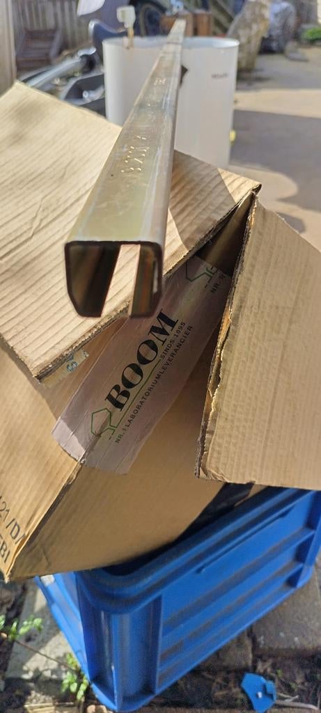 Helm rail, Ophalen