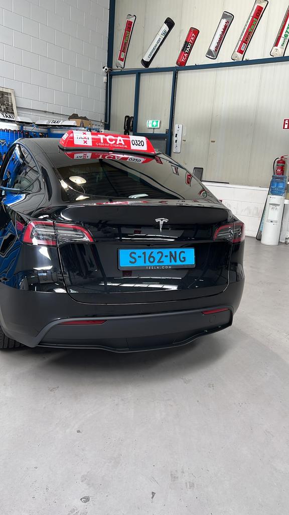 Tesla Model Y 2023 RWD Zwart - Taxiklaar, Auto's, Automaat, Achterwielaandrijving, 23 min, 375 min