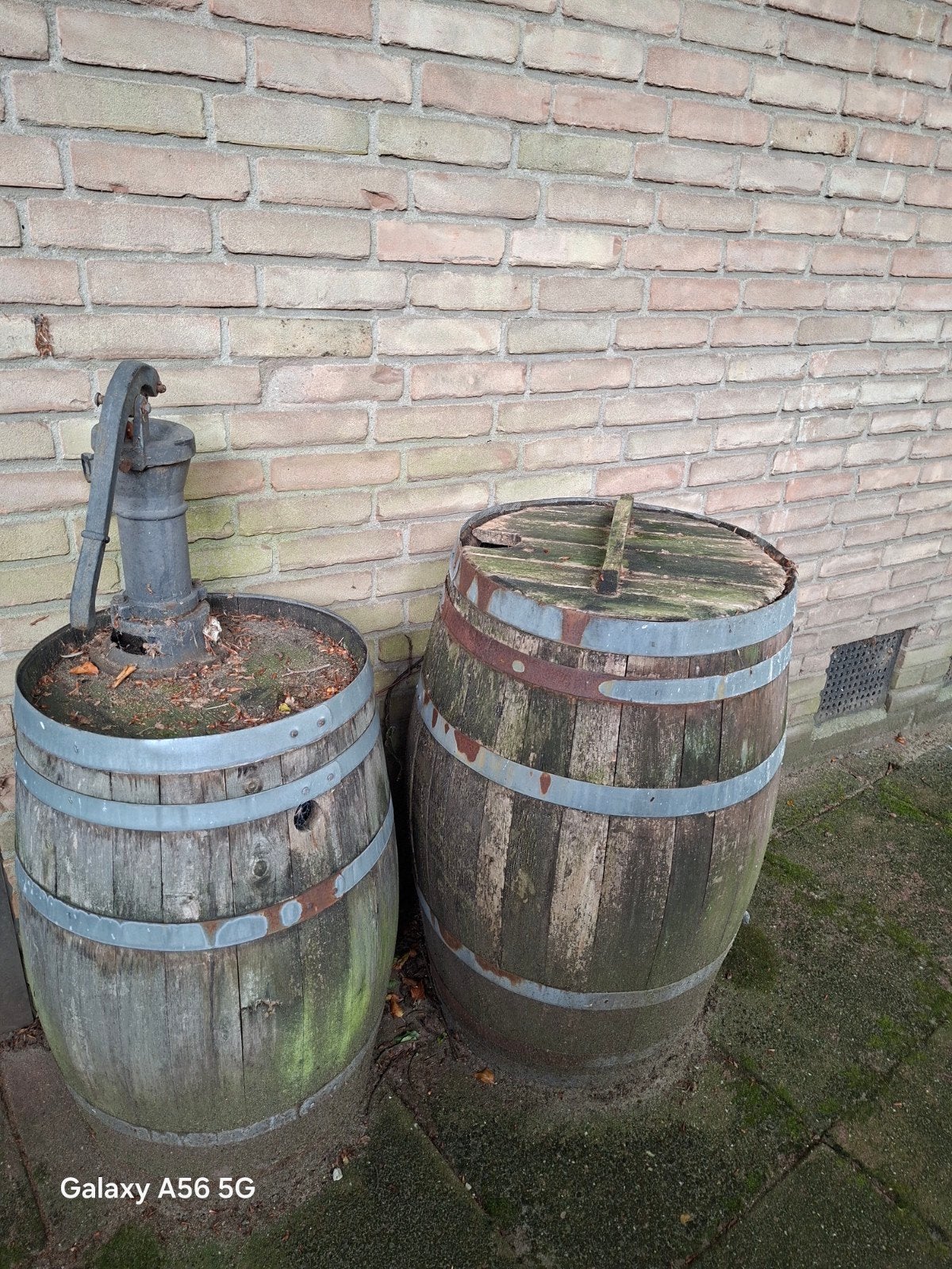 Oude regentonnen met handpomp, Antiek en Kunst, Ophalen of Verzenden