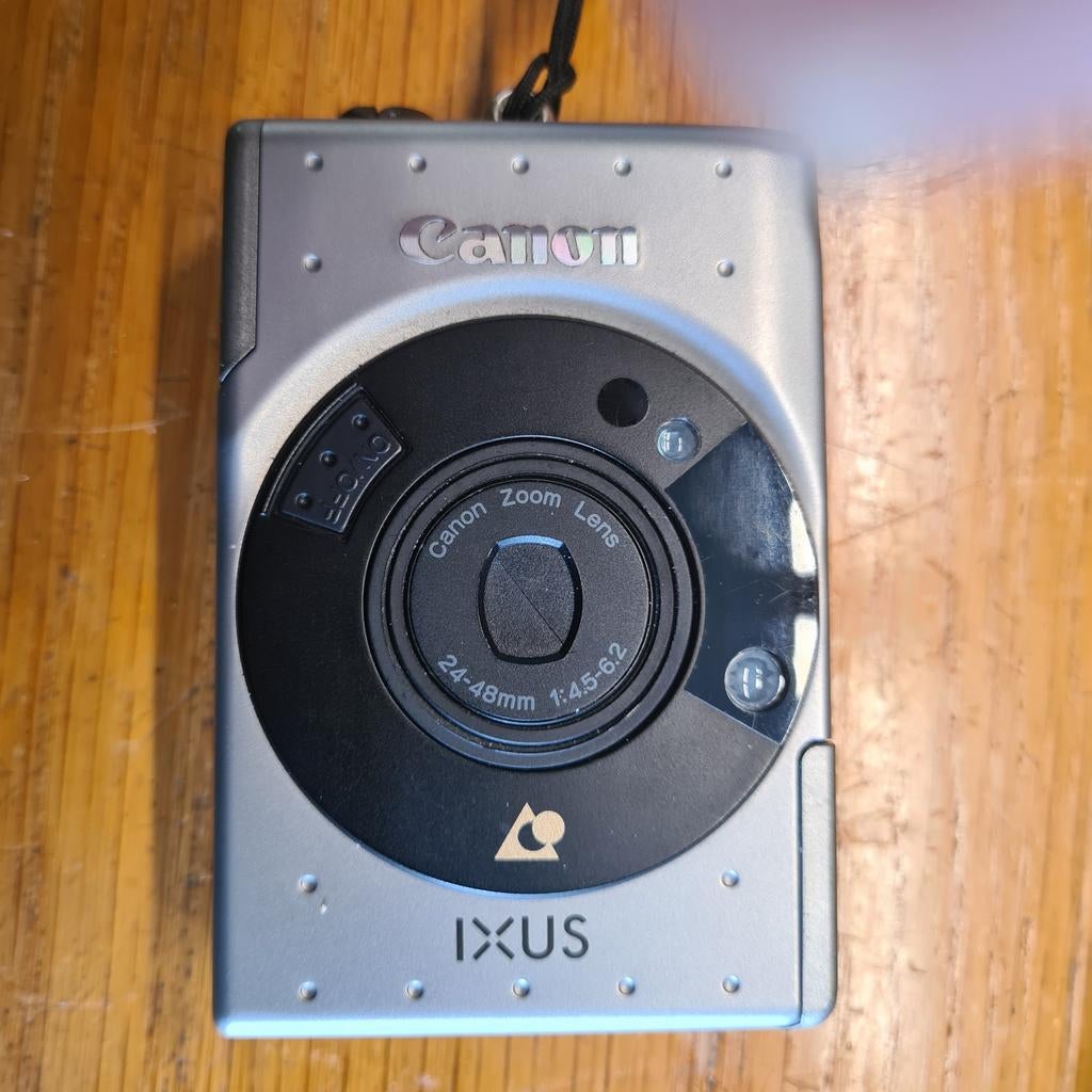 Canon IXUS compact camera, Ophalen of Verzenden