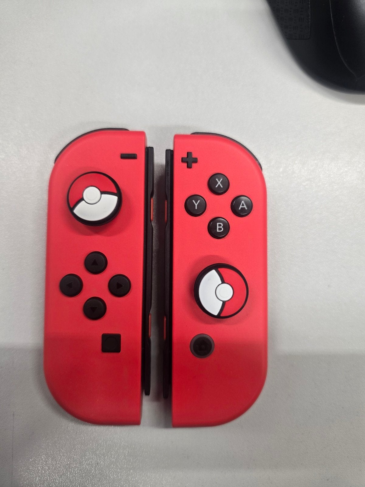 Foto 9 van Nintendo Switch Mario Limited Edition