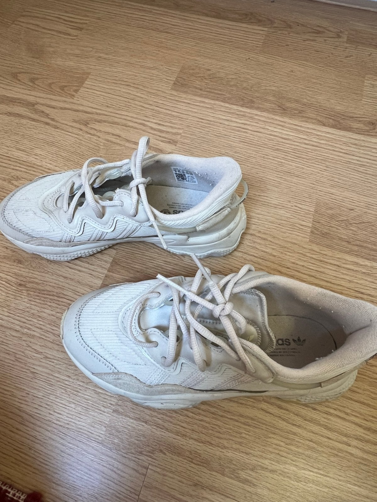 Adidas Ozweego sneakers maat 38 2/3, Ophalen, Gedragen, Beige, Sneakers of Gympen