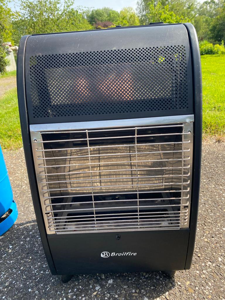 Broilfire Gaskachel met thermostaat en 2 gasflessen, Huis en Inrichting, Kachels, Ophalen, Gas, Zo goed als nieuw, Vrijstaand