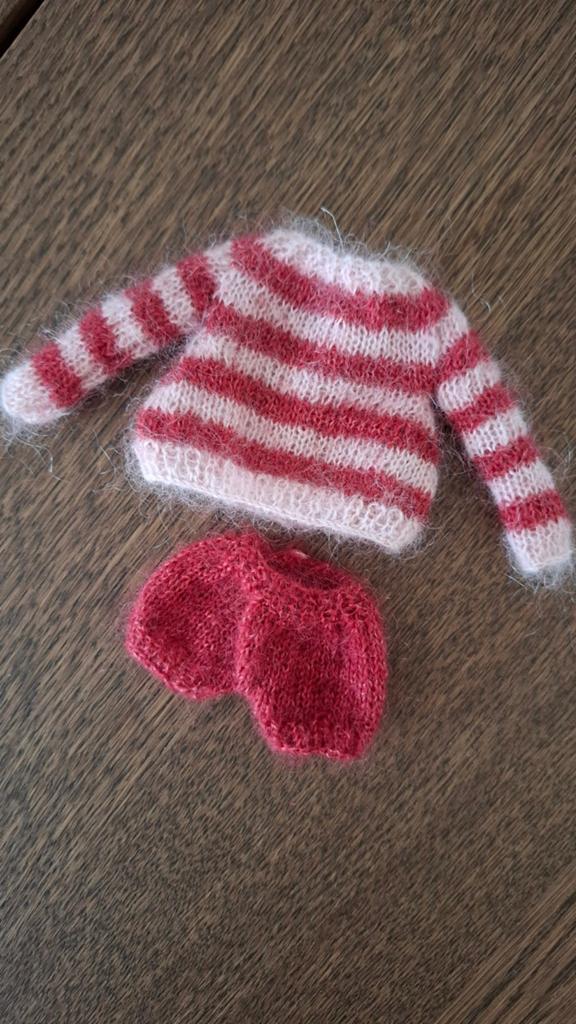 Blythe outfit van prachtig kids silk garen, Ophalen of Verzenden, Zo goed als nieuw, Kleertjes