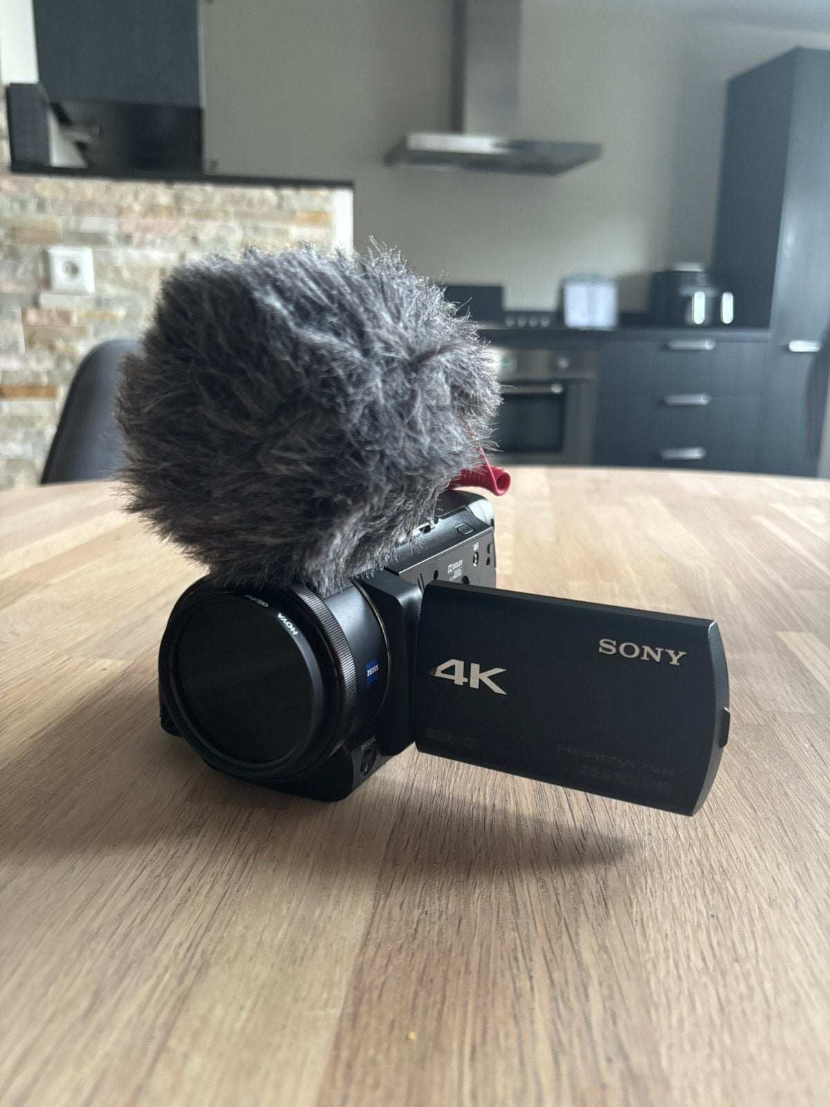 Sony FDR-AX33 4K camcorder met RODE mic, 20x of meer, Ophalen of Verzenden, Zo goed als nieuw, Sony
