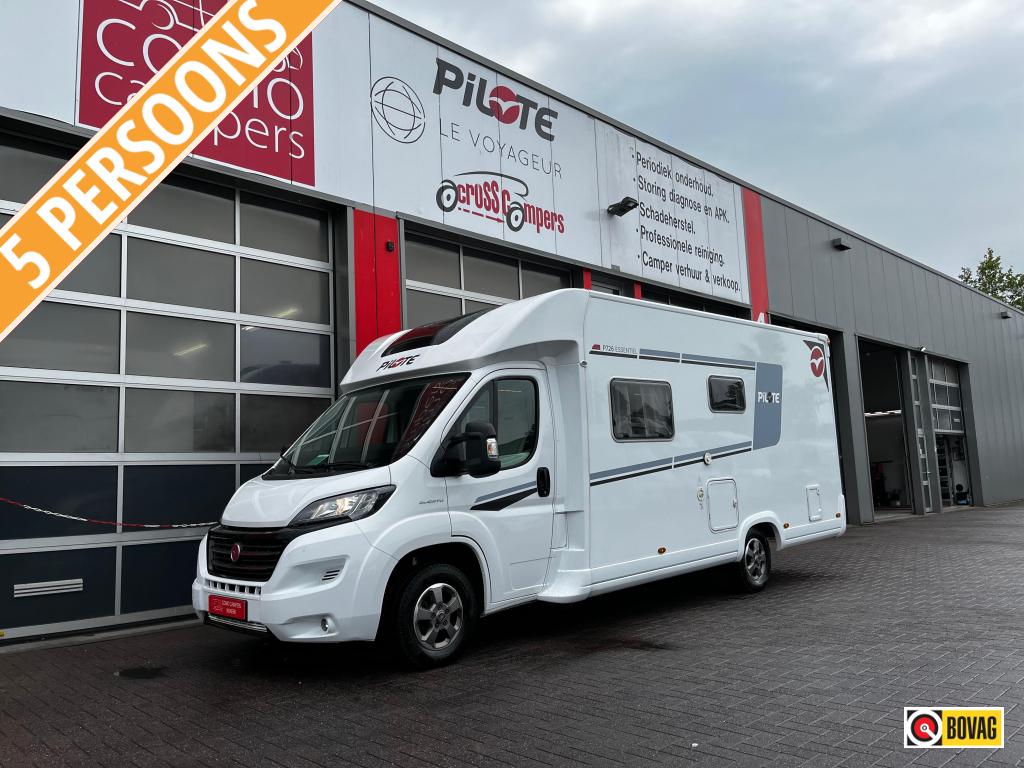 Pilote P726P Fransbed! Half integraal 5 persoons, Caravans en Kamperen, Campers, Luifel, Ringverwarming, Fiat, Pilote