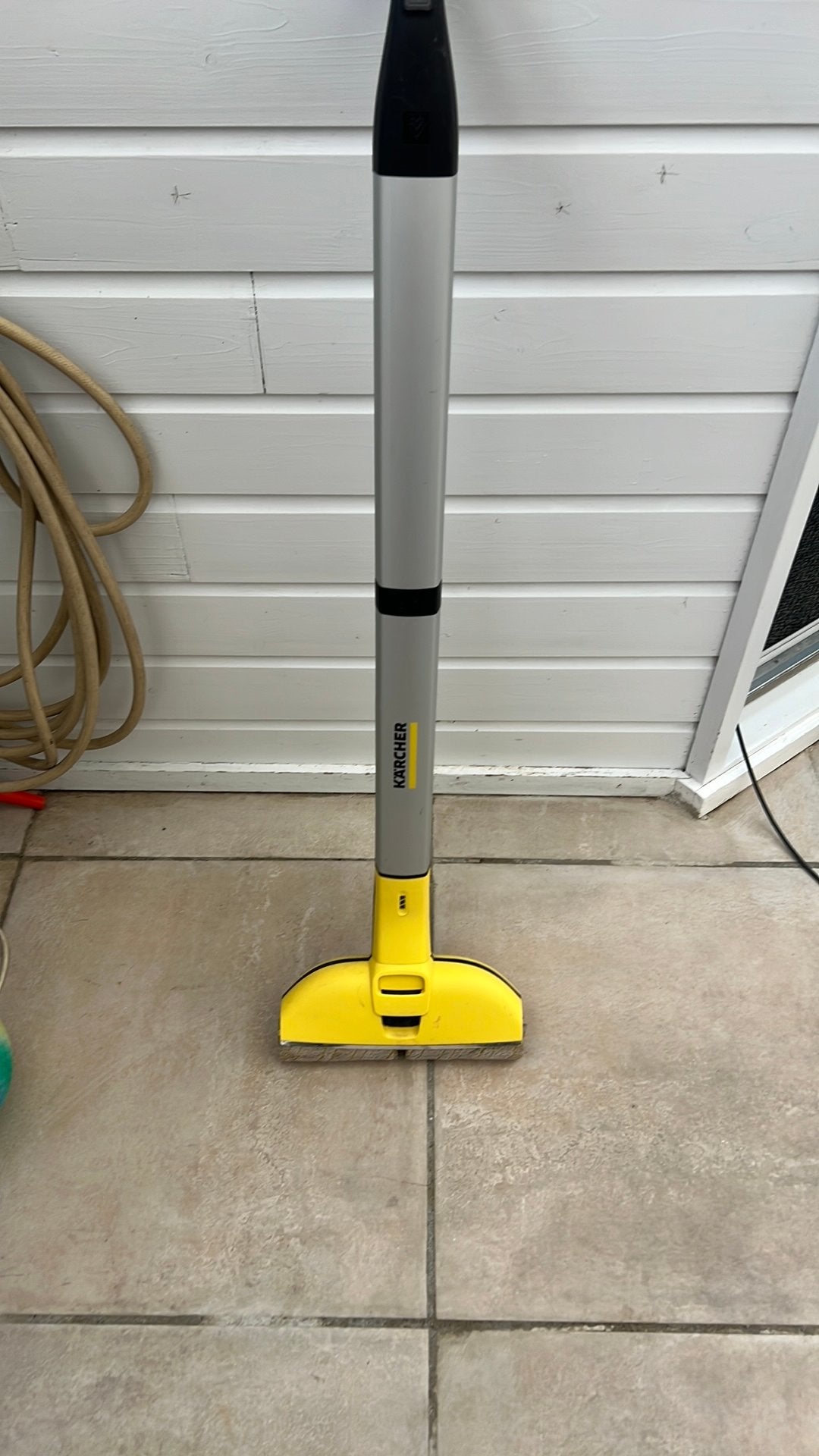 Karcher dweilmachine , met watertank  !!!, Huis en Inrichting, Schoonmaakartikelen, Ophalen of Verzenden, Schoonmaakmiddel