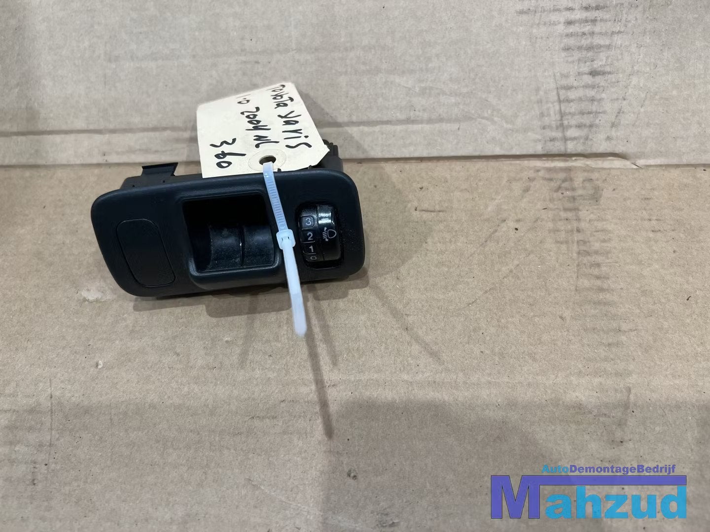TOYOTA YARIS P1 Koplamp hoogteregeling schakelaar 1999-2005, Info@toyota.co.jp, Gebruikt, Toyota Motor Corporation, Toyota