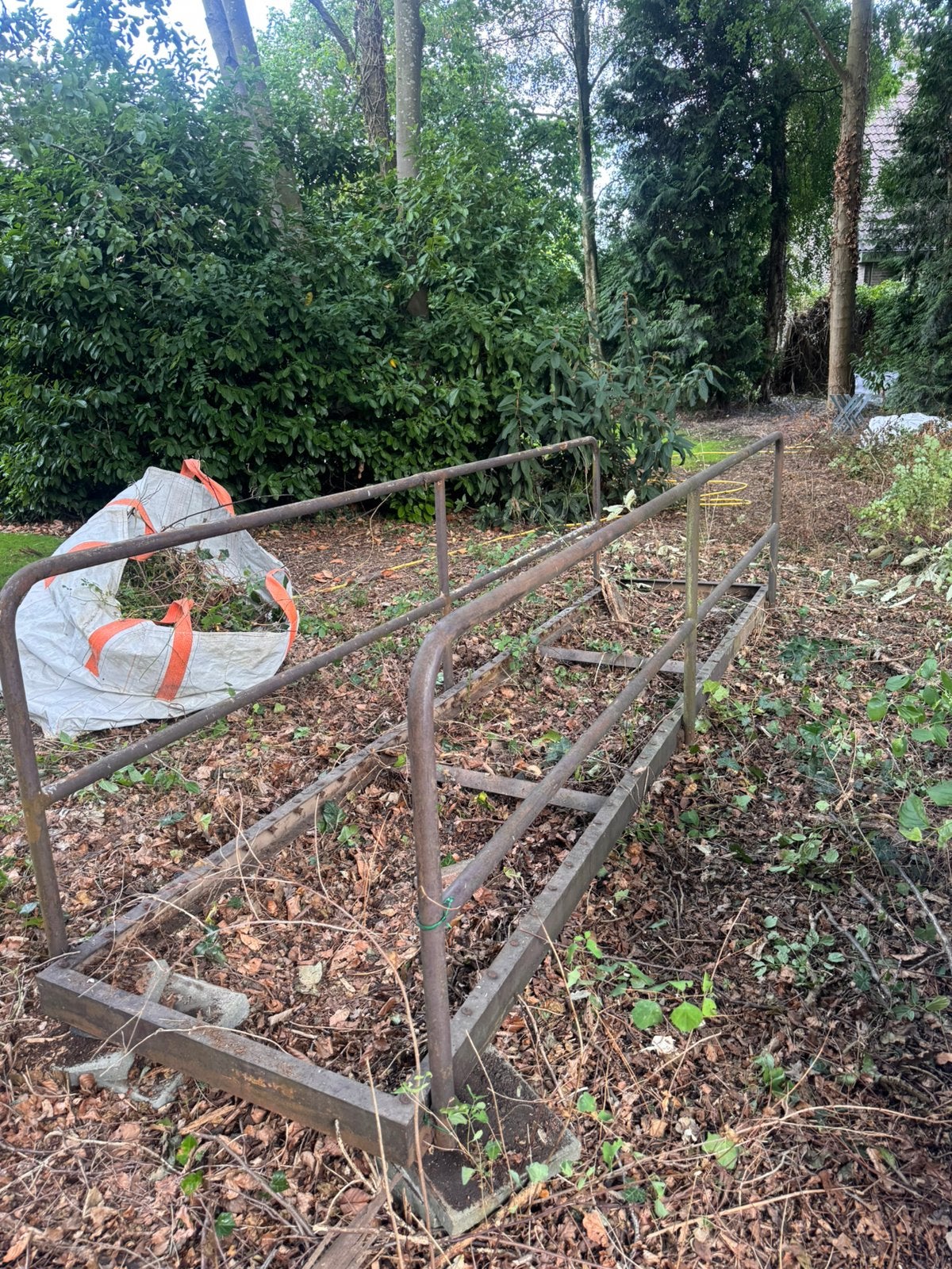 Stalen loopbrug te koop 4.25 bij 1.05, Ophalen, Gebruikt, IJzer, Sierhekwerk