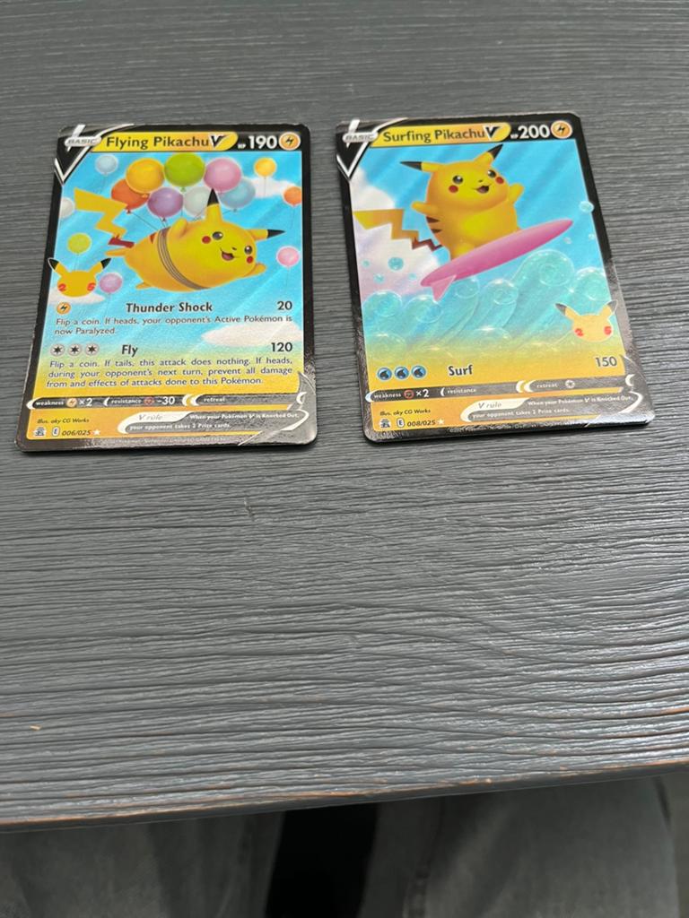 2 Pikachu pokemonkaarten, Ophalen of Verzenden, Zo goed als nieuw, Meerdere kaarten