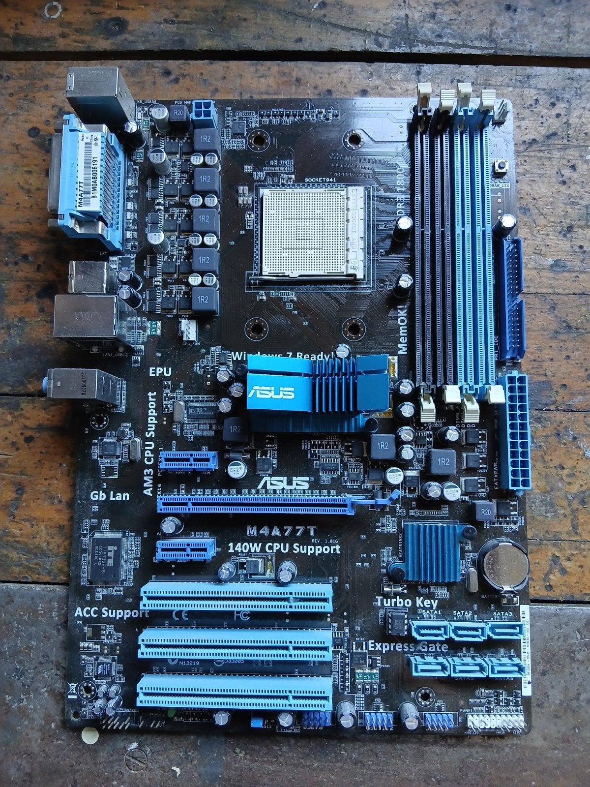 ASUS M4A77T Moederbord - AM3 CPU Support, DDR3, Computers en Software, Moederborden, Gebruikt, AMD, DDR3, Ophalen of Verzenden