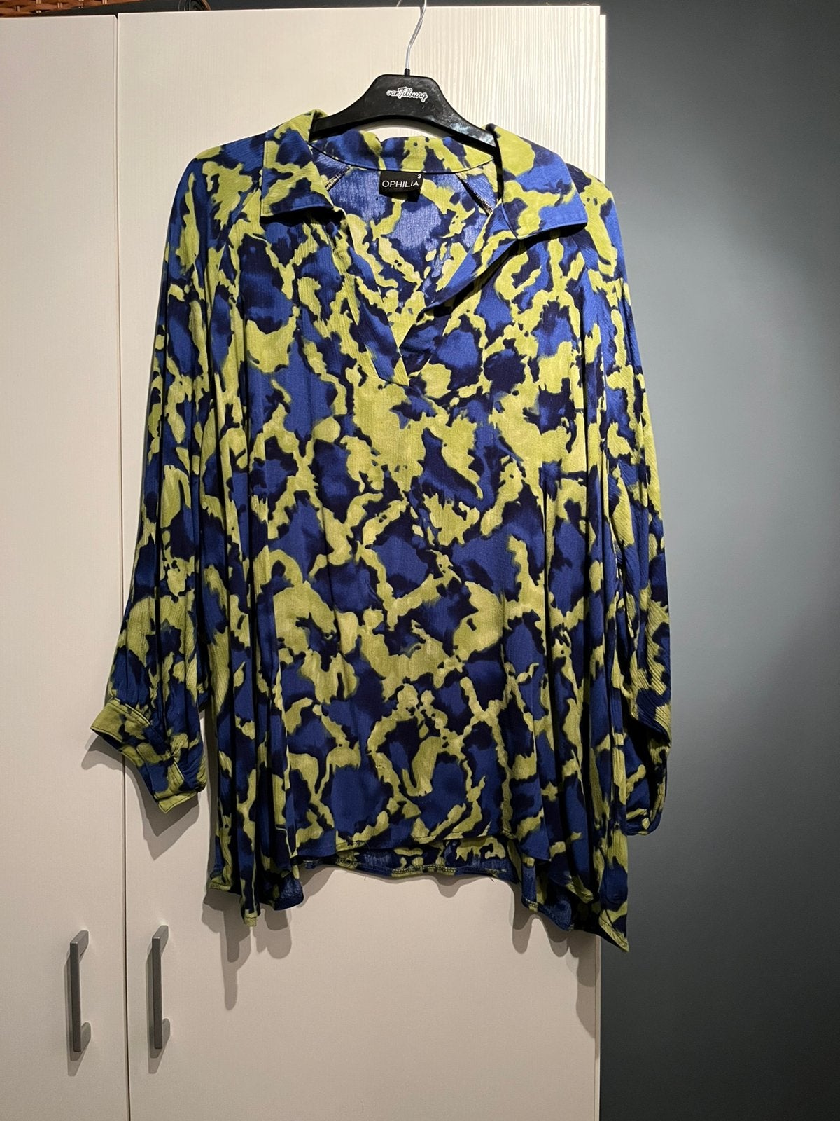 Bedrukte blouse van Ophilia maat 3, Kleding | Dames, Ophalen of Verzenden, Zo goed als nieuw, Blouse of Tuniek