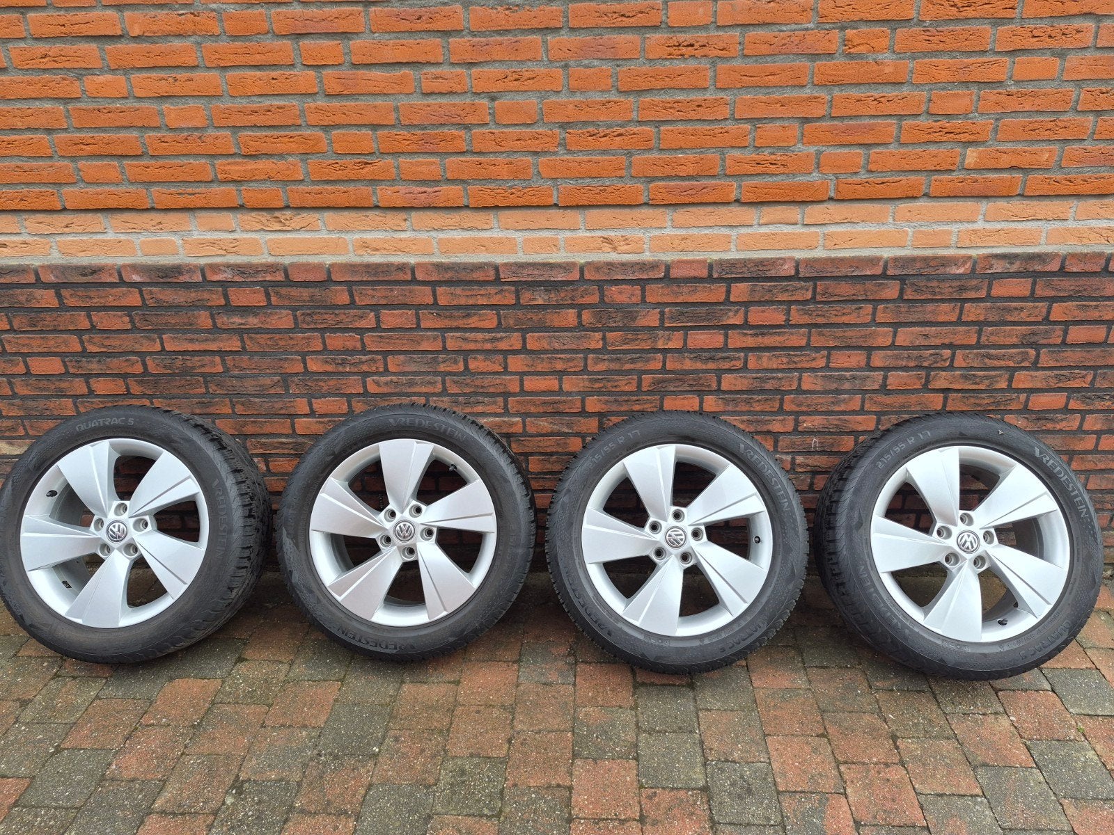 VAG group Velgen met Vredestein Quatrac 5 215/55 R17 banden, Auto-onderdelen, Banden en Velgen, Ophalen, 215 mm, 17 inch, All Season