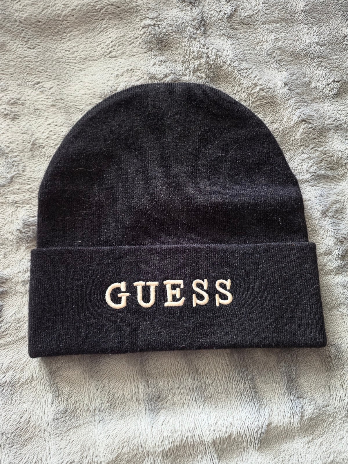 Guess muts nieuw en ongedragen., Ophalen of Verzenden, Nieuw, Muts