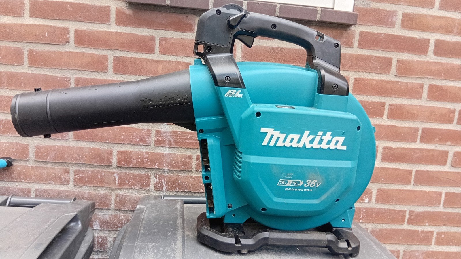 Makita DUB363 Accu Bladblazermet Zuigfunctie en Versnipperaa, Ophalen, Met opvangzak, Zo goed als nieuw, Makita