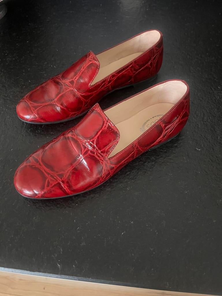 1 x gedragen Tod’s maatje 36, Instappers, Ophalen of Verzenden, Zo goed als nieuw, Rood